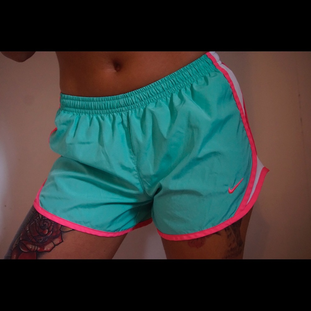 🤸🏽‍♀️RETRO STYLE🏅NIKE DRIFIT🏐ATHLETIC SHORTS